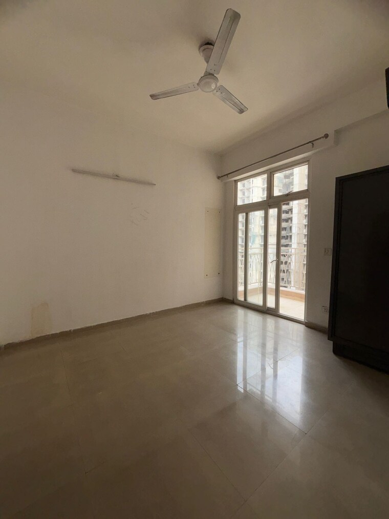 Room, mahagun-my-woods 3 Bedroom 1235 Sq.Ft. Apartment In Sector 16c Greater Noida Greater Noida 10425741