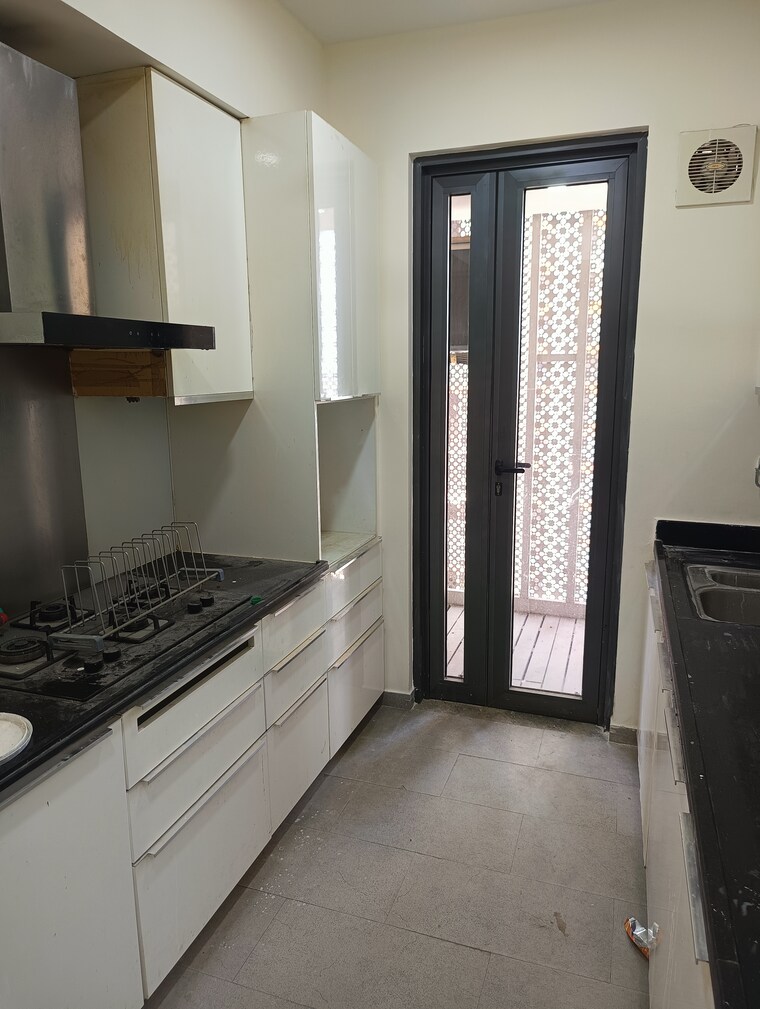 Balcony, lodha-new-cuffe-parade 2 Bedroom 904 Sq.Ft. Apartment In Wadala Mumbai 10425743