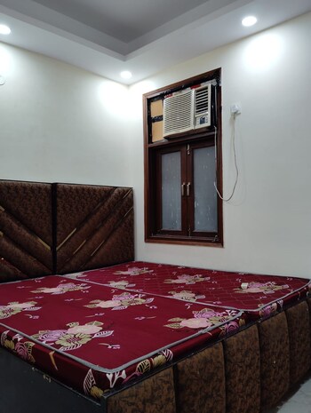 2 BHK Builder Floor for Rent in Freedom Fighters Enclave, Delhi