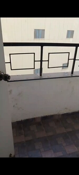 Room in 1 BHK Apartment at Mhada Towers Pimpri, Pimpri – for Rent