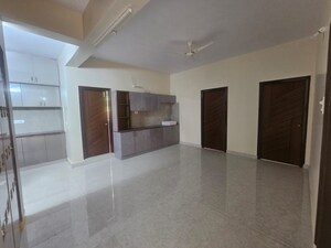 Room in 3 BHK Apartment at Lakdi Ka Pul – for Rent