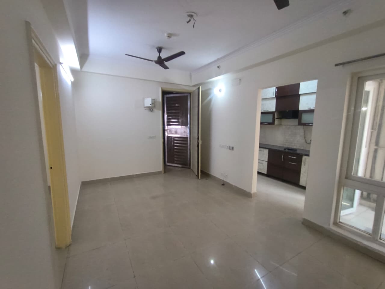 2 BHK + Study Room,Store Room 880 Sq.Ft. Apartment in Amrapali Leisure Park