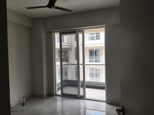 Room in 3 BHK Apartment at Signature Global City, Sector 37d – for Rent