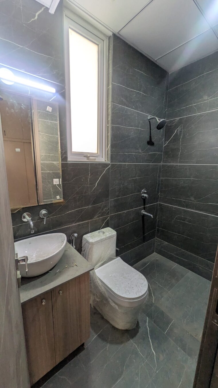 Bathroom, m3m-antalya-hills 2.5 Bedroom 1150 Sq.Ft. Builder Floor In Sector 79 Gurgaon 10427315