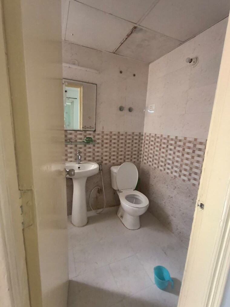Bathroom, paramount-emotions 3 Bedroom 1380 Sq.Ft. Apartment In Sector 1 Greater Noida Greater Noida 10427320