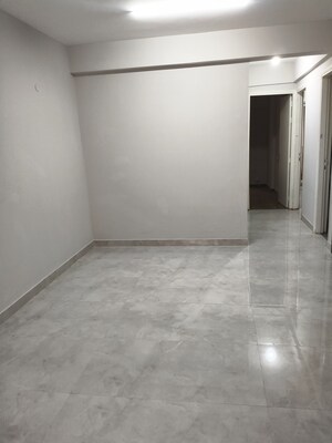 Room in 3 BHK Apartment at Signature Global City, Sector 37d – for Rent