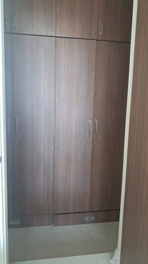 Furnished Amenities in 3 BHK Apartment at Lodha Altia, Wadala – for Rent