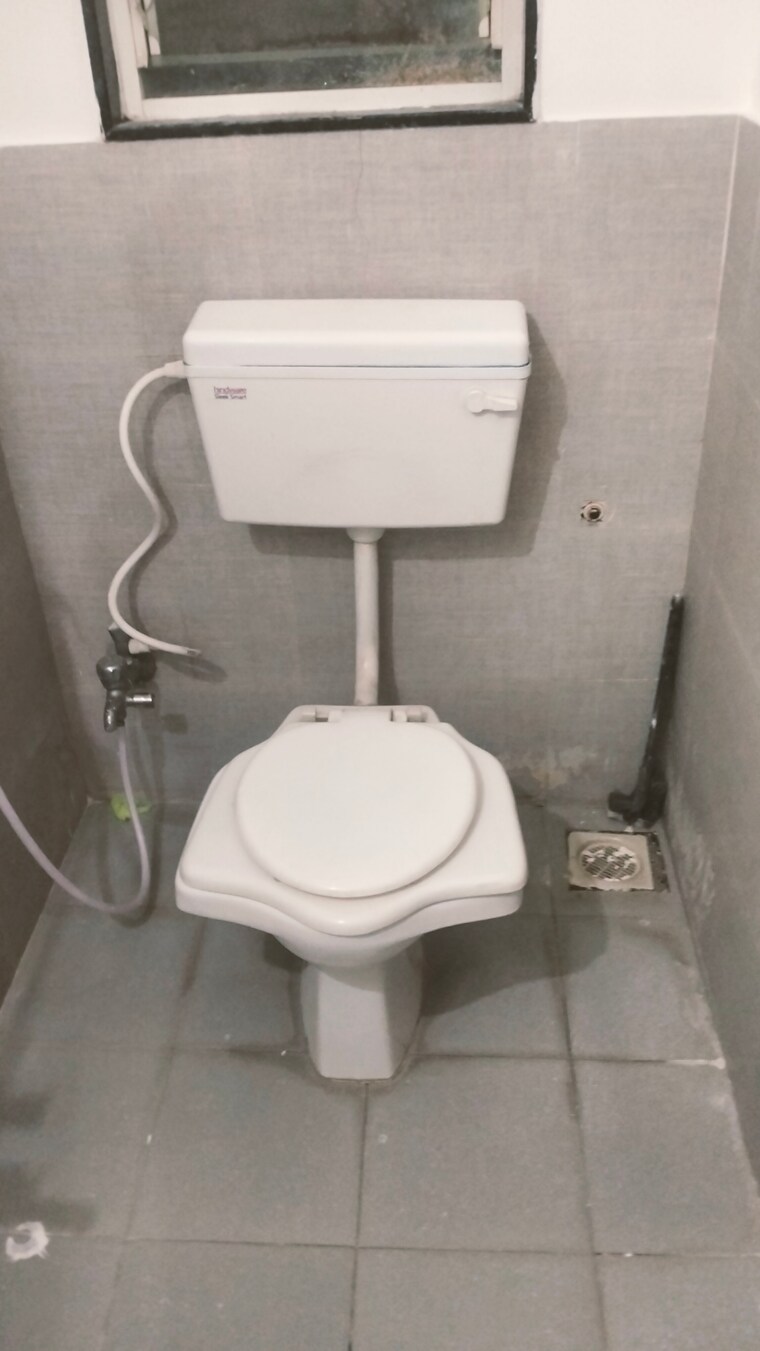 Bathroom, goel-ganga-hill-mist-harmony 3 Bedroom 1550 Sq.Ft. Apartment In Kondhwa Pune 10427341