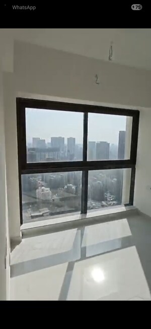 Room in 2 BHK Apartment at Level The Residences, Andheri West – for Rent