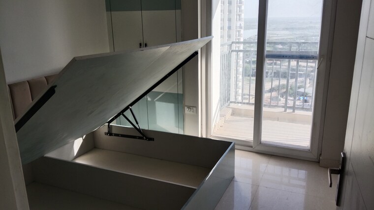 Balcony, eldeco-live-by-the-greens 3 Bedroom 1404 Sq.Ft. Apartment In Sector 150 Noida 10427959