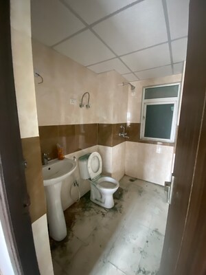 Washroom in 2.5 BHK Apartment at Elegant Splendour, Tech Zone 4 Greater Noida – for Rent