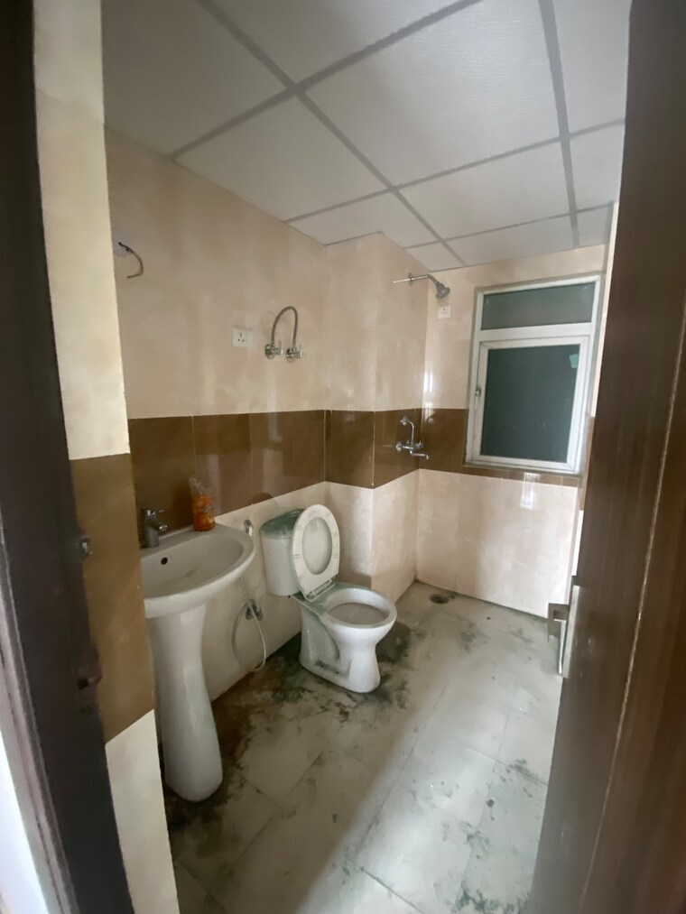 Washroom, elegant-splendour 2.5 Bedroom 1320 Sq.Ft. Apartment In Tech Zone 4 Greater Noida Greater Noida 10427966