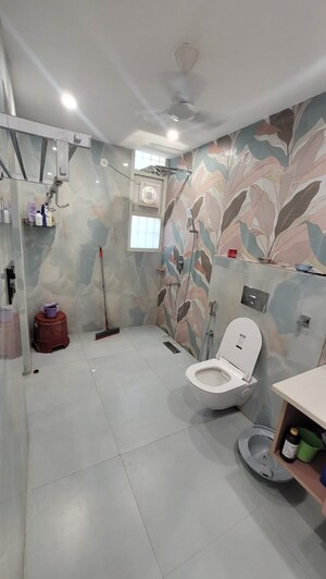 Team Area in 4 BHK Apartment at The Divyalok Apartment, Sector 21d – for Sale