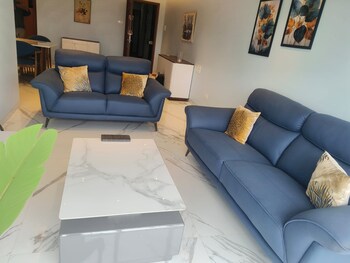 Palm Springs Cuffe Parade