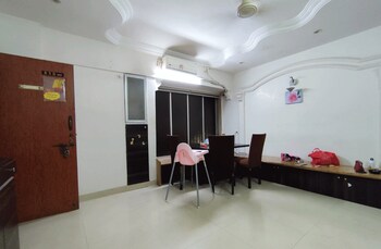 Pg for Rent in Malad East, Mumbai