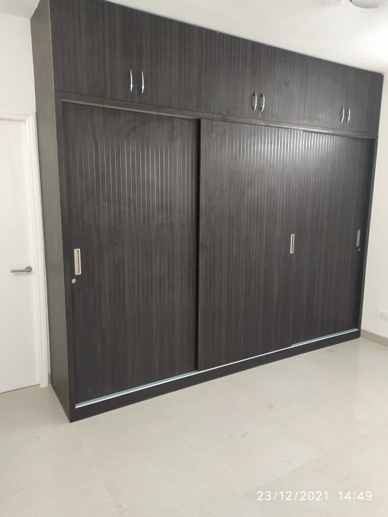 Bathroom, emaar-emerald-floors-premier 3.5 Bedroom 1650 Sq.Ft. Apartment In Sector 65 Gurgaon 10430229