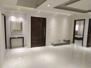 Room in 3.5 BHK Apartment at Emaar MGF Emerald Hills, Sector 65 – for Rent