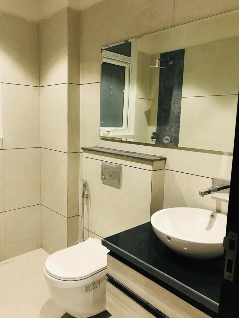 Bathroom, emaar-mgf-emerald-hills 3.5 Bedroom 2700 Sq.Ft. Apartment In Sector 65 Gurgaon 10430240