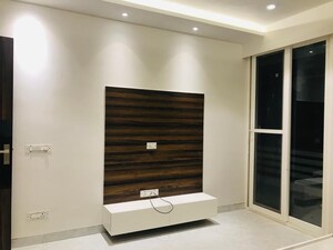 Room in 3.5 BHK Apartment at Emaar MGF Emerald Hills, Sector 65 – for Rent