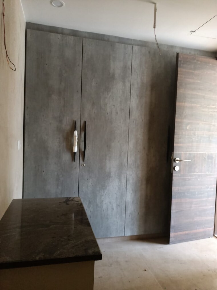 Bathroom, emaar-mgf-emerald-hills 4 Bedroom 3200 Sq.Ft. Apartment In Sector 65 Gurgaon 10430242