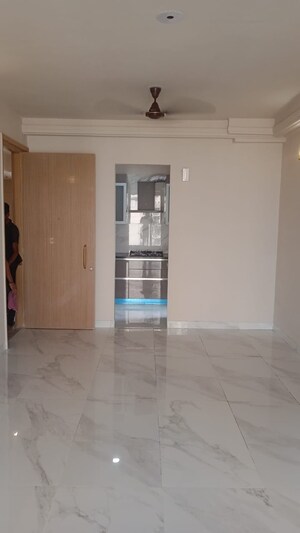 Room in 2.5 BHK Apartment at M3M Heights, Sector 65 – for Rent