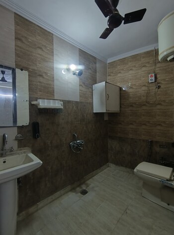2 BHK Builder Floor for Rent in Govindpuri, Delhi