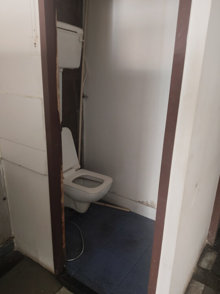 Bathroom, owale Commercial Shop 600 Sq.Ft. In Owale Thane 10432170