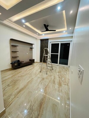 Room in 4 BHK Builder Floor at Sector 48 – for Rent