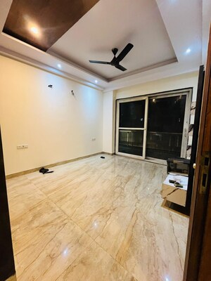 Room in 4 BHK Builder Floor at Sector 48 – for Rent