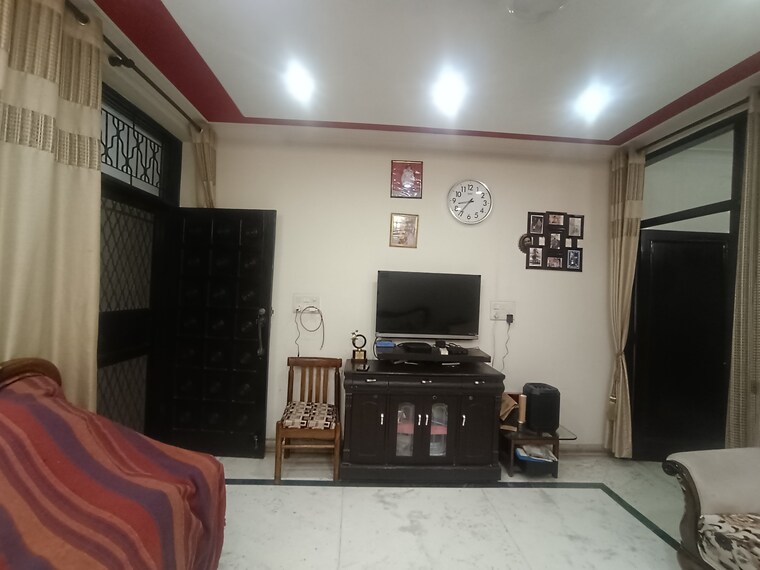Living Room, kalkaji 2.5 Bedroom 110 Sq.Yd. Builder Floor In Kalkaji Delhi 10432237