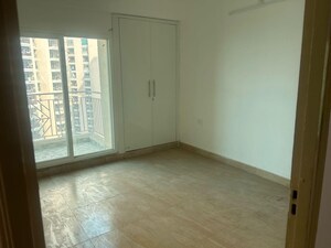 Room in 3 BHK Apartment at Migsun Twiinz, Eta Ii Greater Noida – for Sale