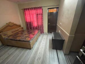 1 BHK Builder Floor For Rent in Sector 16