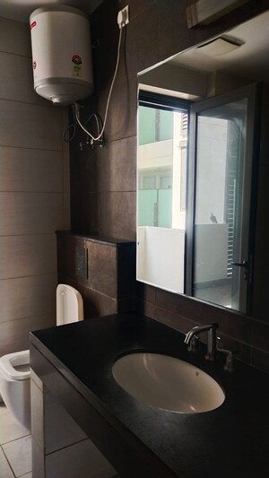 Bathroom in 4 BHK Apartment at Ireo Skyon, Sector 60 – for Rent