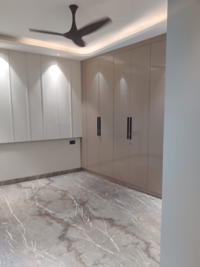 Room, green park extension 4 Bedroom 300 Sq.Yd. Builder Floor In Green Park Extension Delhi 10432934
