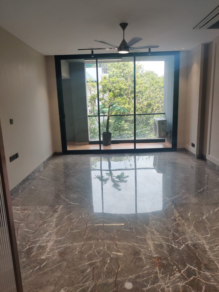 Room, green park extension 4 Bedroom 300 Sq.Yd. Builder Floor In Green Park Extension Delhi 10432934