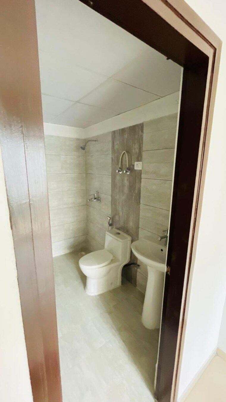 Bathroom, gulshan-bellina 2.5 Bedroom 1105 Sq.Ft. Apartment In Sector 16 Greater Noida Greater Noida 10432945