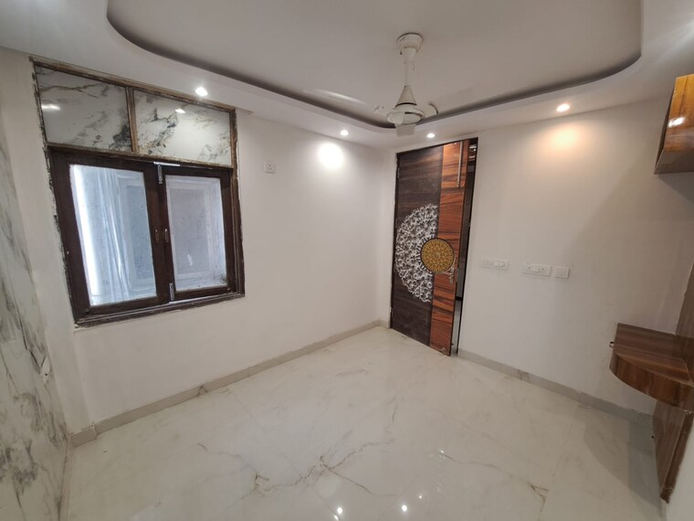 Room, sector 25 2 Bedroom 250 Sq.Yd. Apartment In Sector 25 Gurgaon 10432951