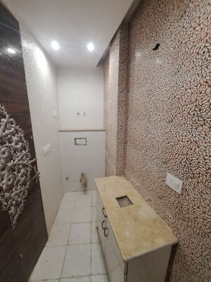 Bathroom in 3 BHK Apartment at Sector 25 – for Rent