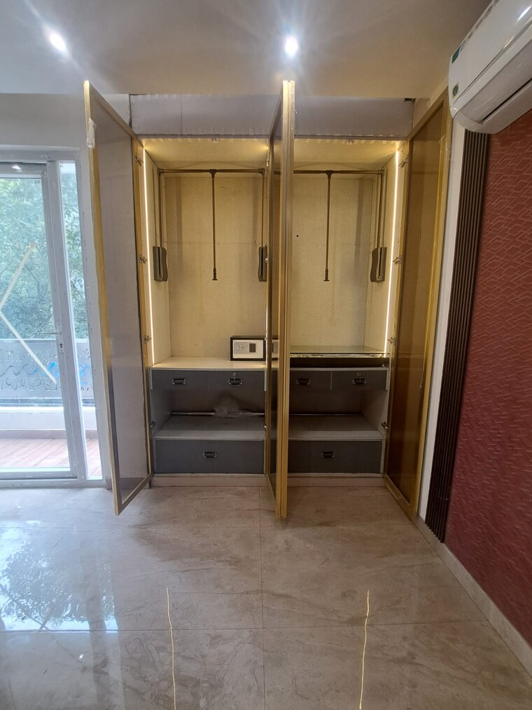 undefined, sector 25 3 Bedroom 400 Sq.Yd. Apartment In Sector 25 Gurgaon 10432993