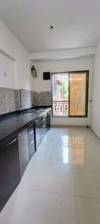 2 BHK Flat for Sale in Shimpoli, Mumbai
