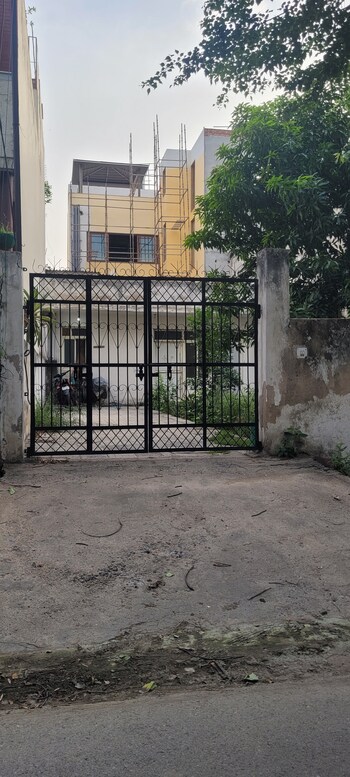 Plot for Sale in Sector 30, Noida
