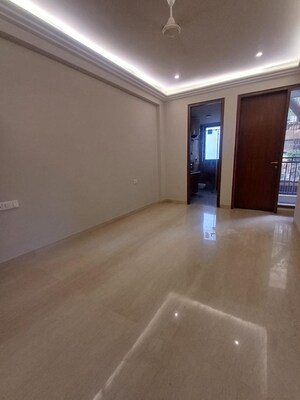 Room in 3 BHK Builder Floor at Pamposh Enclave – for Rent