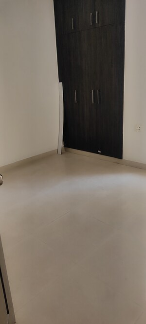 Furnished Amenities in 3 BHK Builder Floor at Omaxe Silver Birch, North Mullanpur – for Sale