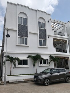 4 BHK + Pooja Room,Study Room,Extra Room,Basement,Store Room Villa For Sale in High Grounds
