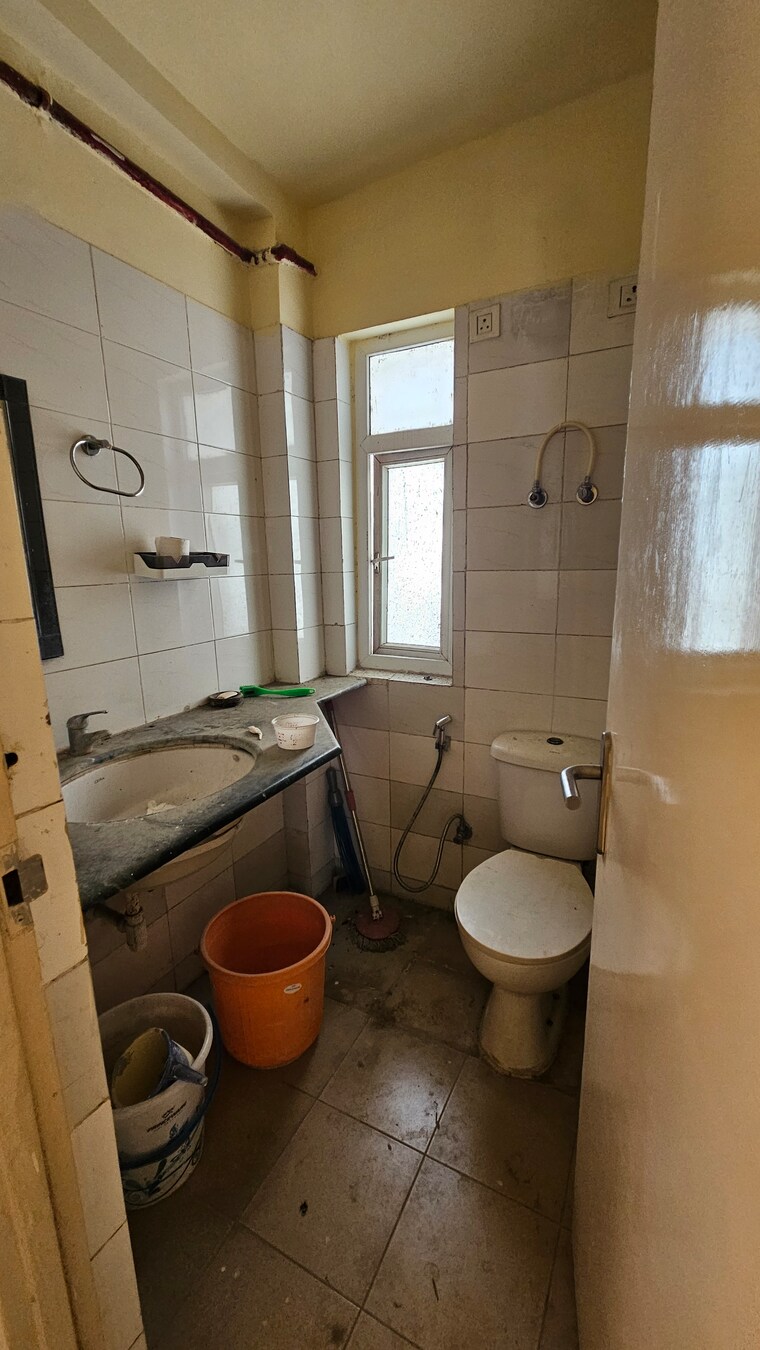Bathroom, bptp-princess-park 2 Bedroom 1365 Sq.Ft. Apartment In Sector 86 Faridabad 10438721