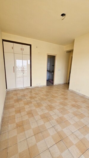 Furnished Amenities in 2 BHK Apartment at BPTP Princess Park, Sector 86 – for Sale