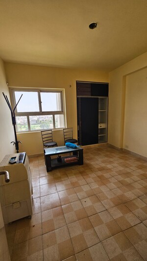 Furnished Amenities in 2 BHK Apartment at BPTP Princess Park, Sector 86 – for Sale