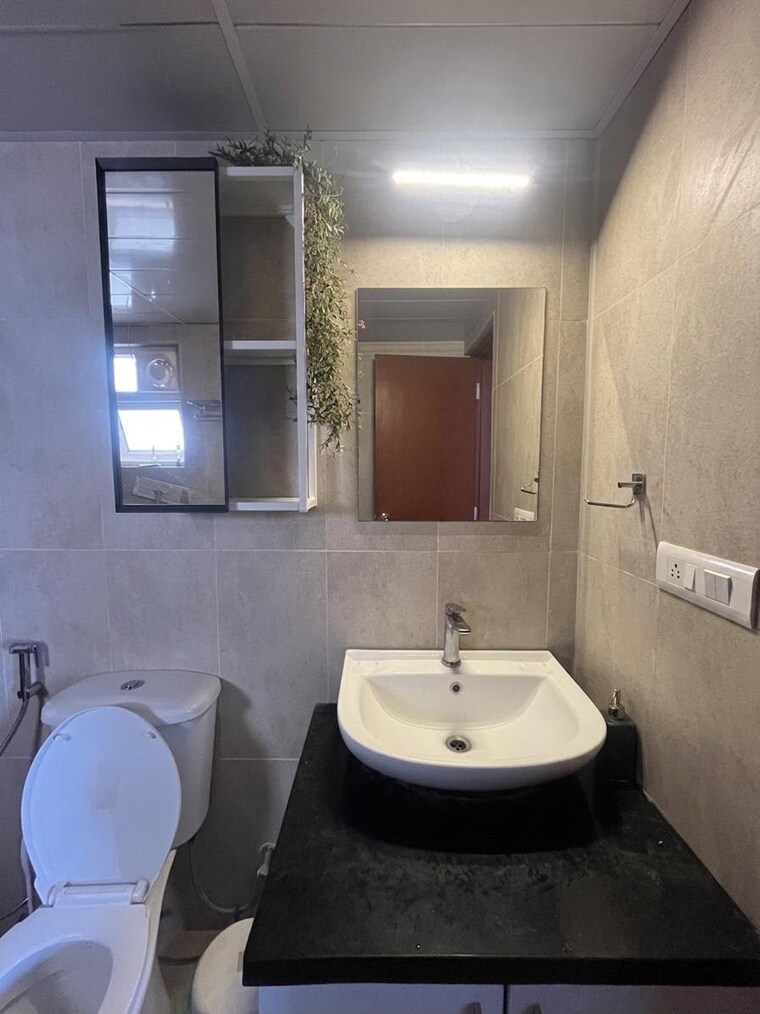 Bathroom, prestige-royale-gardens 2 Bedroom 1307 Sq.Ft. Apartment In Gantiganahalli Bangalore 10438717