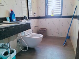 Team Area in 3 BHK Apartment at Jyoti Sukriti, Goregaon East – for Sale