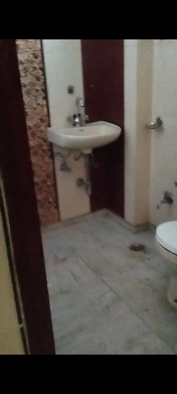 1 BHK Builder Floor for Rent in Rohini Sector 8, Delhi